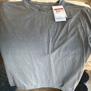 Nike Men's Gray T-Shirt